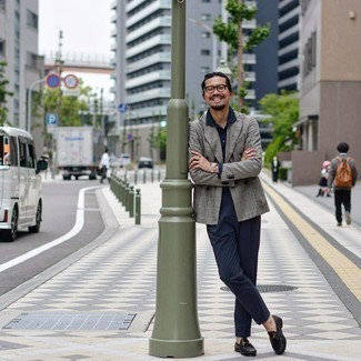 С чем носить серый двубортный пиджак в шотландскую клетку мужчине