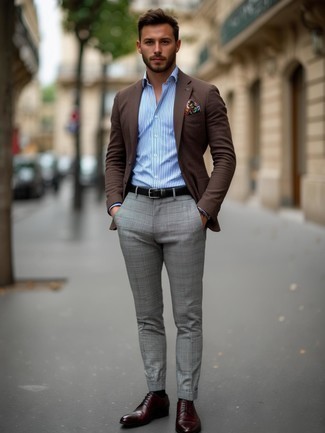 С чем носить серые брюки в шотландскую клетку мужчине