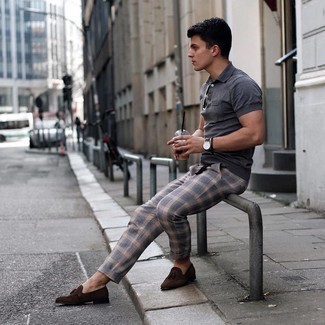 С чем носить серые брюки в шотландскую клетку мужчине лето
