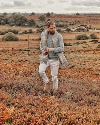 С чем носить серый шарф в шотландскую клетку мужчине