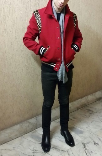 С чем носить серый шарф в шотландскую клетку мужчине