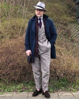 С чем носить серый костюм в шотландскую клетку