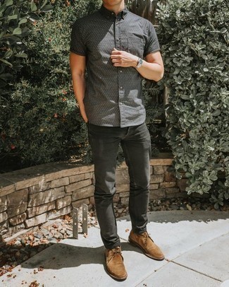 С чем носить серую рубашку в горошек мужчине