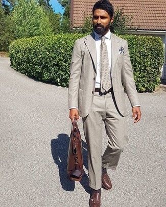 С чем носить серый галстук в горошек мужчине