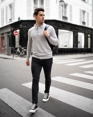 Какие джинсы носить с серым свитером с воротником поло мужчине