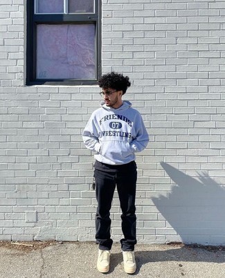 С чем носить серый худи с принтом мужчине