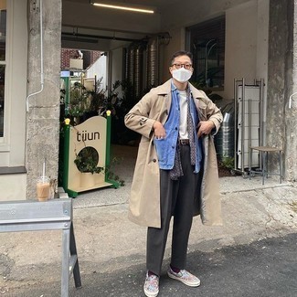 С чем носить серый шарф с принтом мужчине