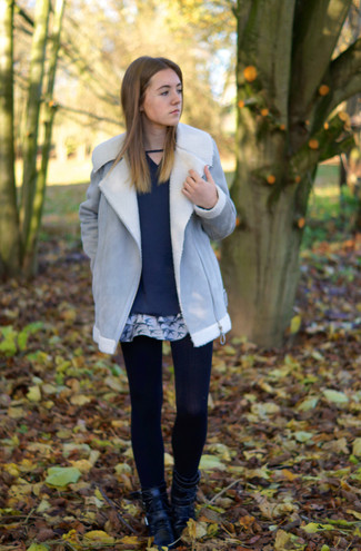 С чем носить серую юбку с принтом