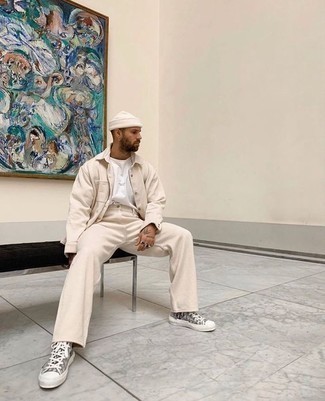 С чем носить серые кеды с принтом мужчине