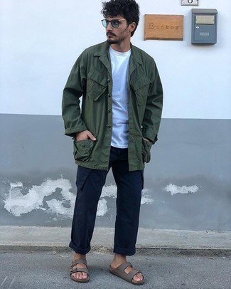 С чем носить серые сандалии мужчине