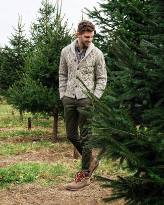 С чем носить серый кардиган с отложным воротником мужчине