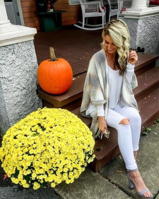 С чем носить серый палантин