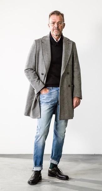 С чем носить серый свитер с отложным воротником