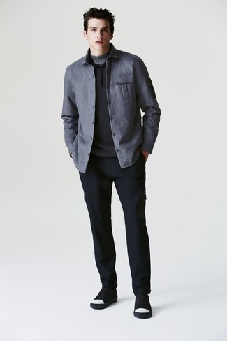 С чем носить серую куртку-рубашку мужчине