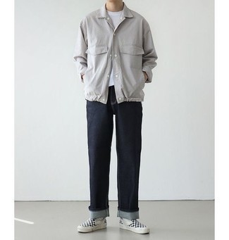 С чем носить серую куртку-рубашку мужчине