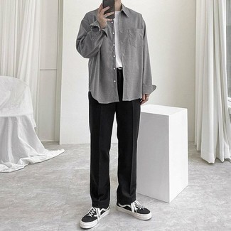 С чем носить серую рубашку мужчине