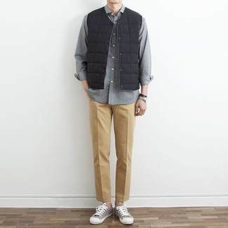 С чем носить серую рубашку мужчине