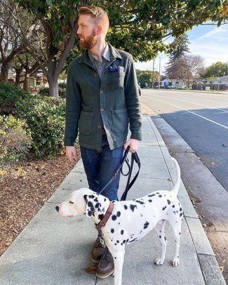 Какие повседневные ботинки носить с серой рубашкой с коротким рукавом мужчине