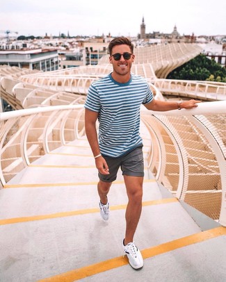 Какие кроссовки носить с серыми шортами мужчине