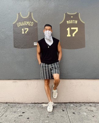 Какие кроссовки носить с серыми шортами мужчине