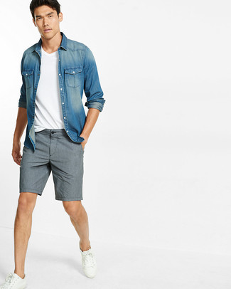 Какие джинсовые рубашки носить с серыми шортами мужчине