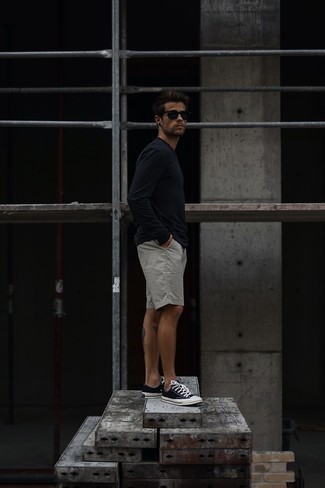 С чем носить серые шорты мужчине