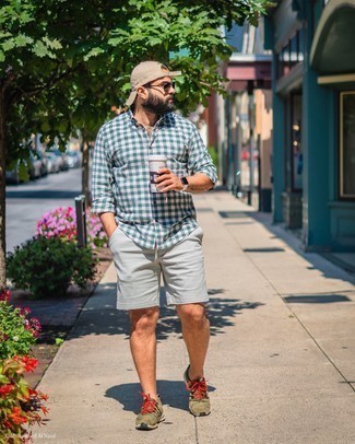 С чем носить серые шорты мужчине