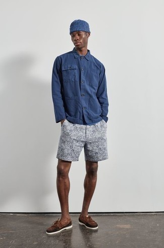 Какие рубашки с длинным рукавом носить с серыми шортами мужчине