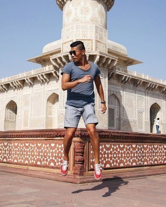 Какие низкие кеды носить с серыми шортами мужчине