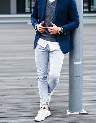 Какие пиджаки носить с серыми зауженными джинсами мужчине