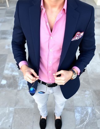 С чем носить серые зауженные джинсы мужчине