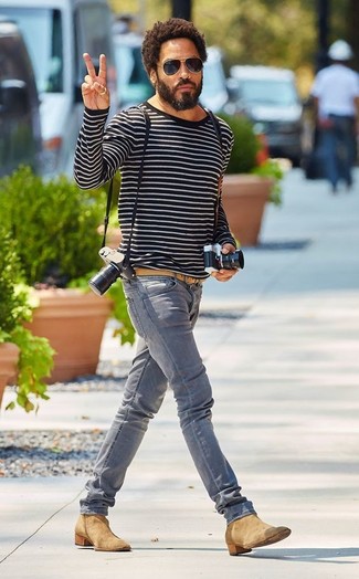 С чем носить серые зауженные джинсы мужчине