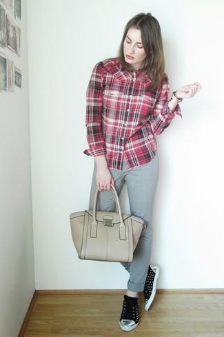 С чем носить серые узкие брюки