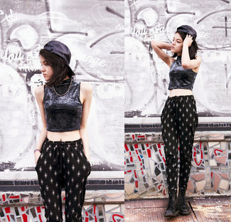 С чем носить серую водолазку без рукавов