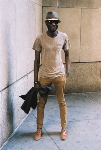 С чем носить серую соломенную шляпу мужчине