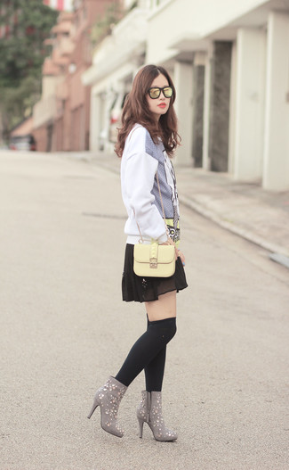 С чем носить серые замшевые ботильоны