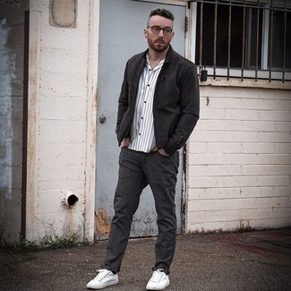 С чем носить серый замшевый бомбер мужчине