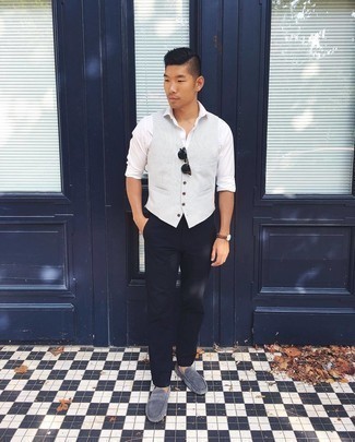 С чем носить серые замшевые мокасины мужчине