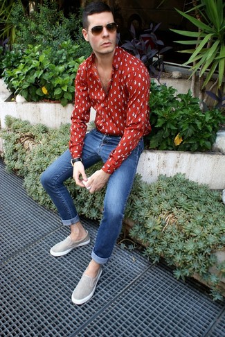 С чем носить серые замшевые слипоны мужчине