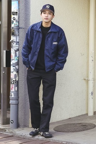 С чем носить серые замшевые кеды мужчине