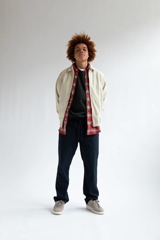 С чем носить серые замшевые кеды мужчине