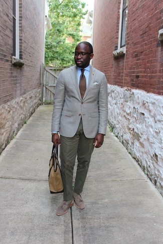 С чем носить серые замшевые лоферы с кисточками