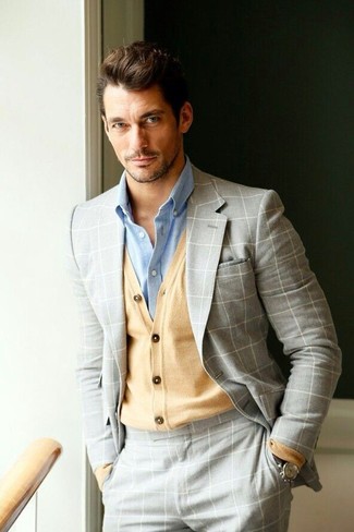 Какие кардиганы носить с серым костюмом