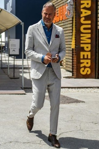 Как носить серый костюм с темно-коричневыми кожаными монками