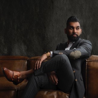 Какие монки носить с серым костюмом