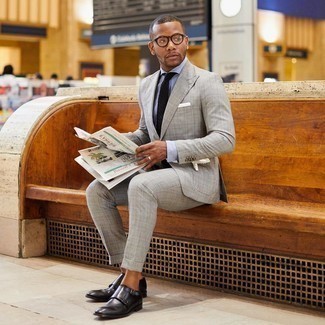 Какие монки носить с серым костюмом