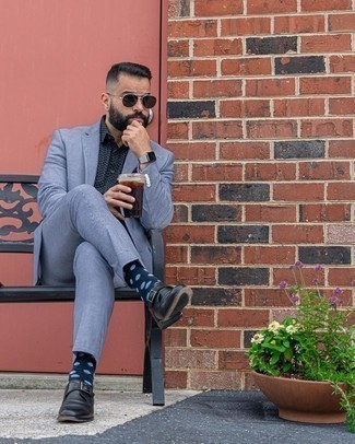 Какие монки носить с серым костюмом