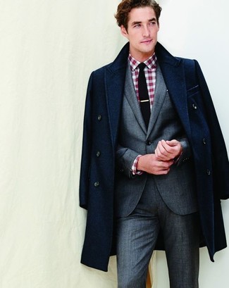 Какие длинные пальто носить с серым костюмом