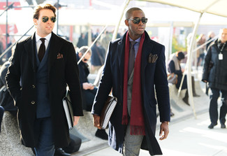 Какие длинные пальто носить с серым костюмом