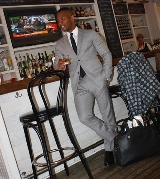 Какие оксфорды носить с серым костюмом